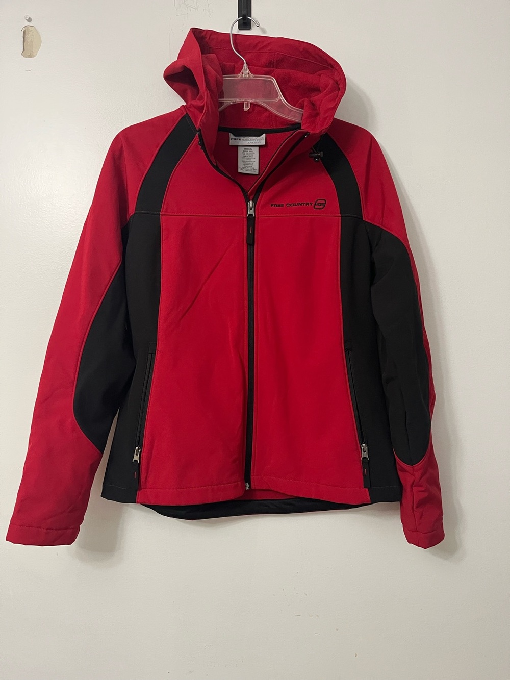 Red/black Free Country soft shell hooded jacket